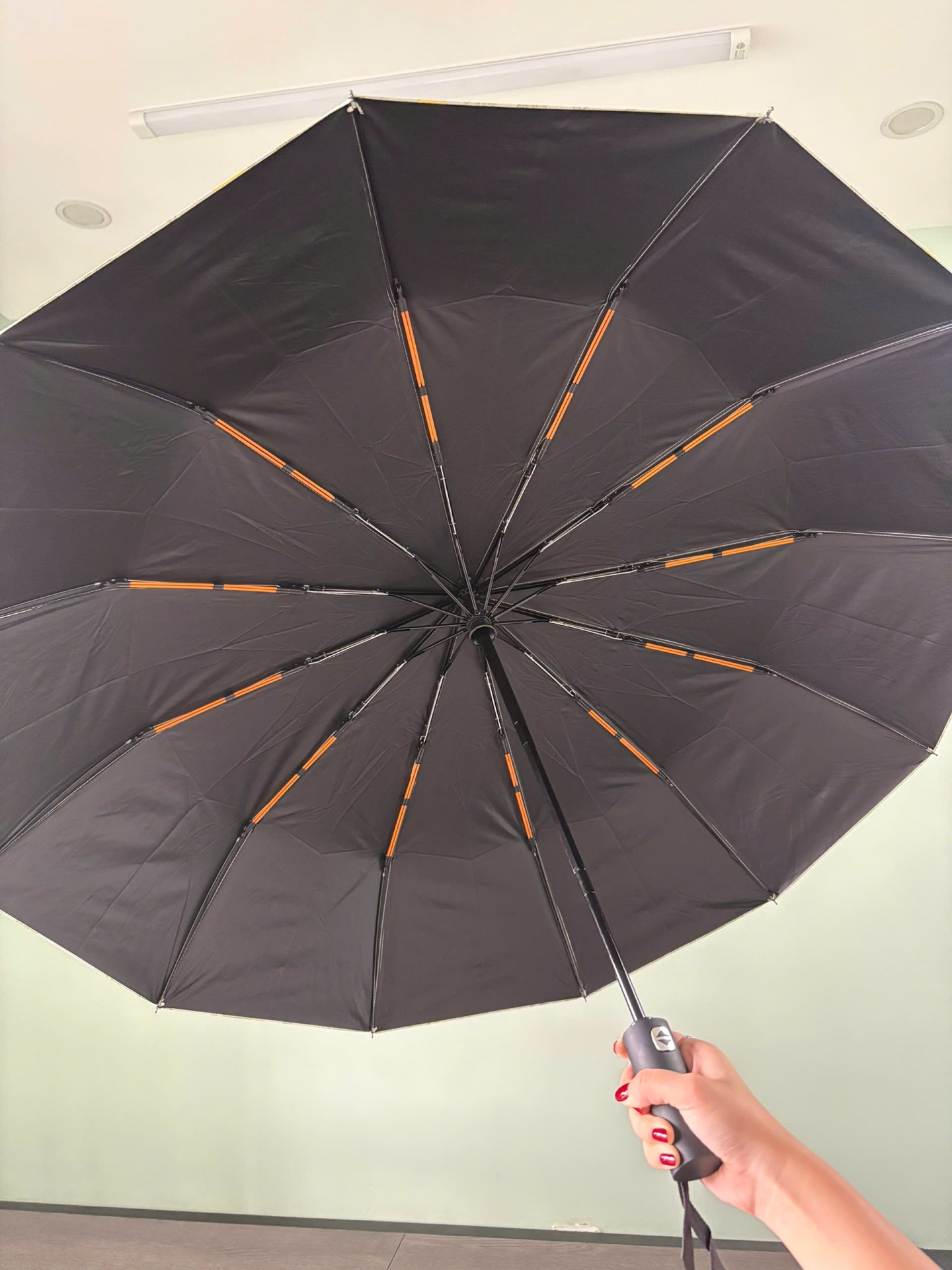 Ô họa tiết hoa 12 nan kép chống UV, chống thấm nước (Màu hoa xanh đỏ)